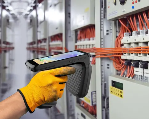 Seuic RFID Reader: A New Tool for Intelligent Management of Power Inspections